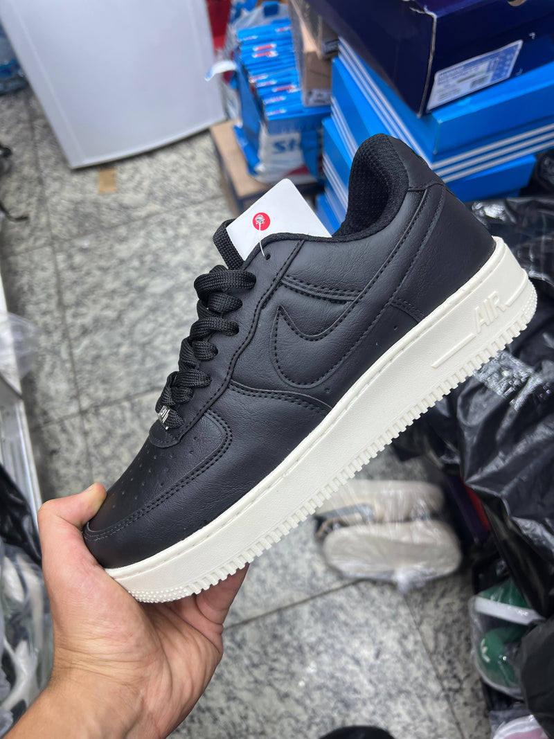 AF1 Preto Preto Branco Novo GS