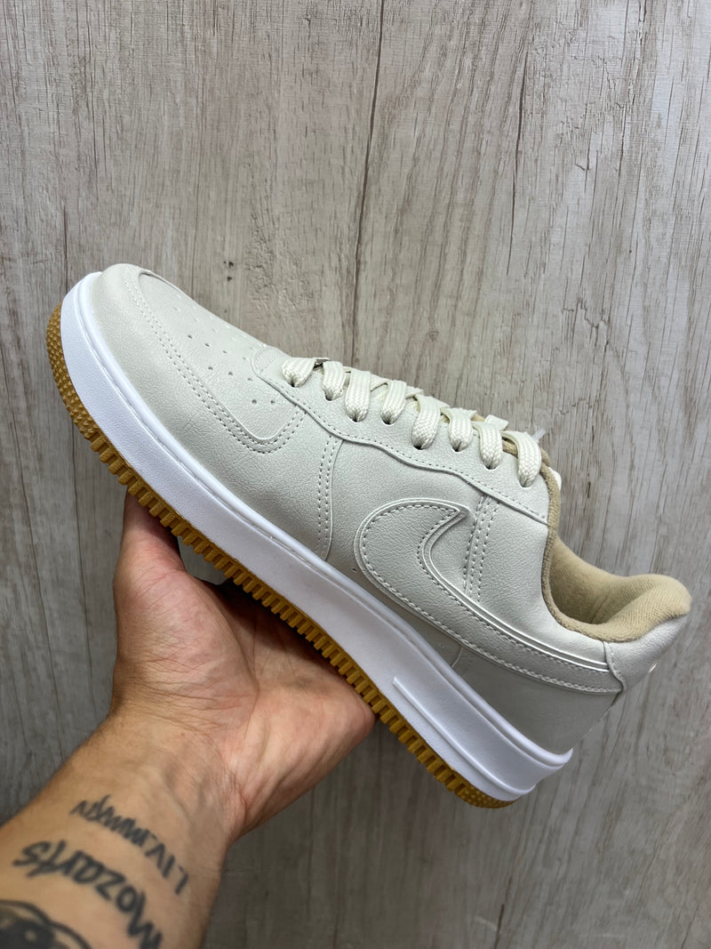 AF1 Bege Clarinho Sola Caramelo Novo GS