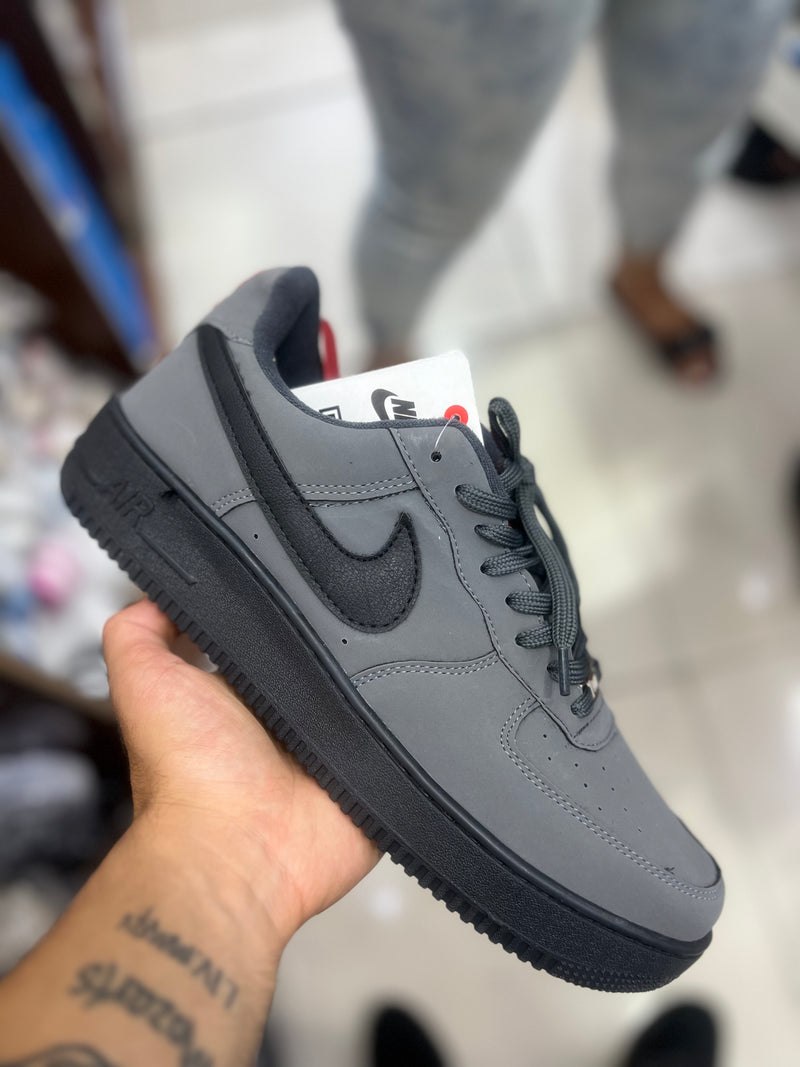 AF1 Preto com Cinza 34 ao 43 GS