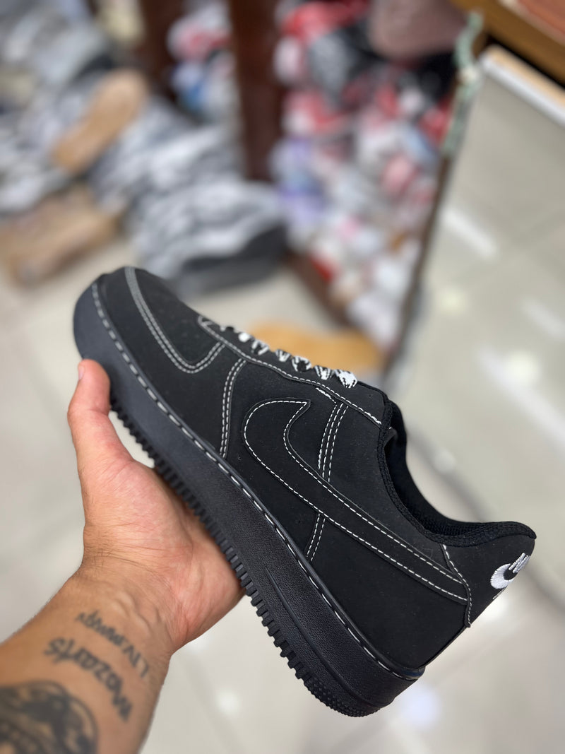 AF1 Preto Travis GS