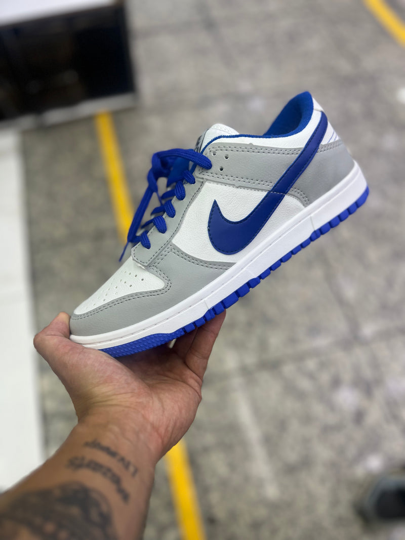 Dunk Cinza com Azul Sola Azul