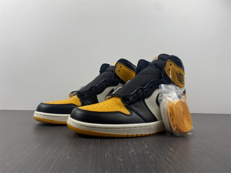 Air Jordan 1 Retro High OG 'Yellow Toe'