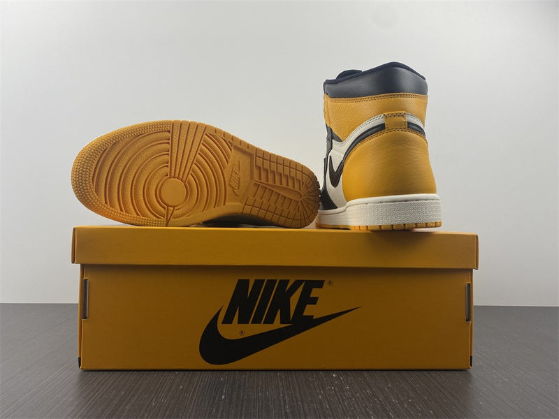 Air Jordan 1 Retro High OG 'Yellow Toe'